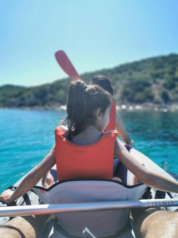 Cara Catherine เจเรเมอัส ภายนอก รูปภาพ